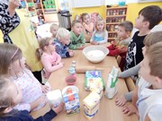 Pečeme ve školce - od zrníčka po rohlík